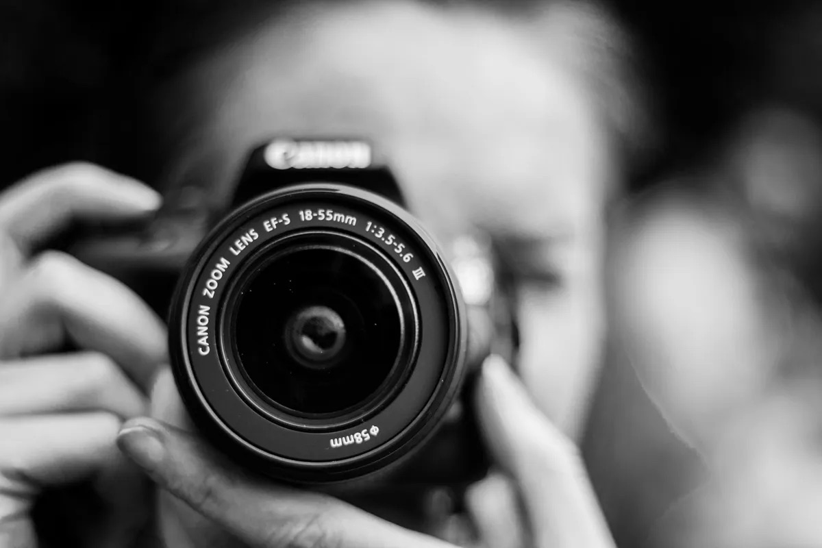 How to choose the right wedding photographer in Kent